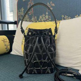 Picture of Valentino Lady Handbags _SKUfw148705468fw